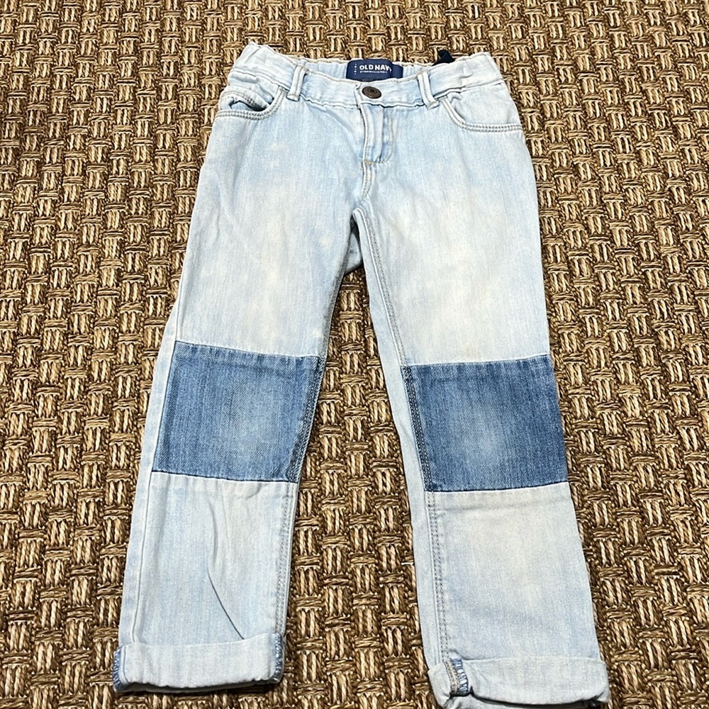 OLD NAVY straight/ droit jeans, 4 Toddler girls, good condition.